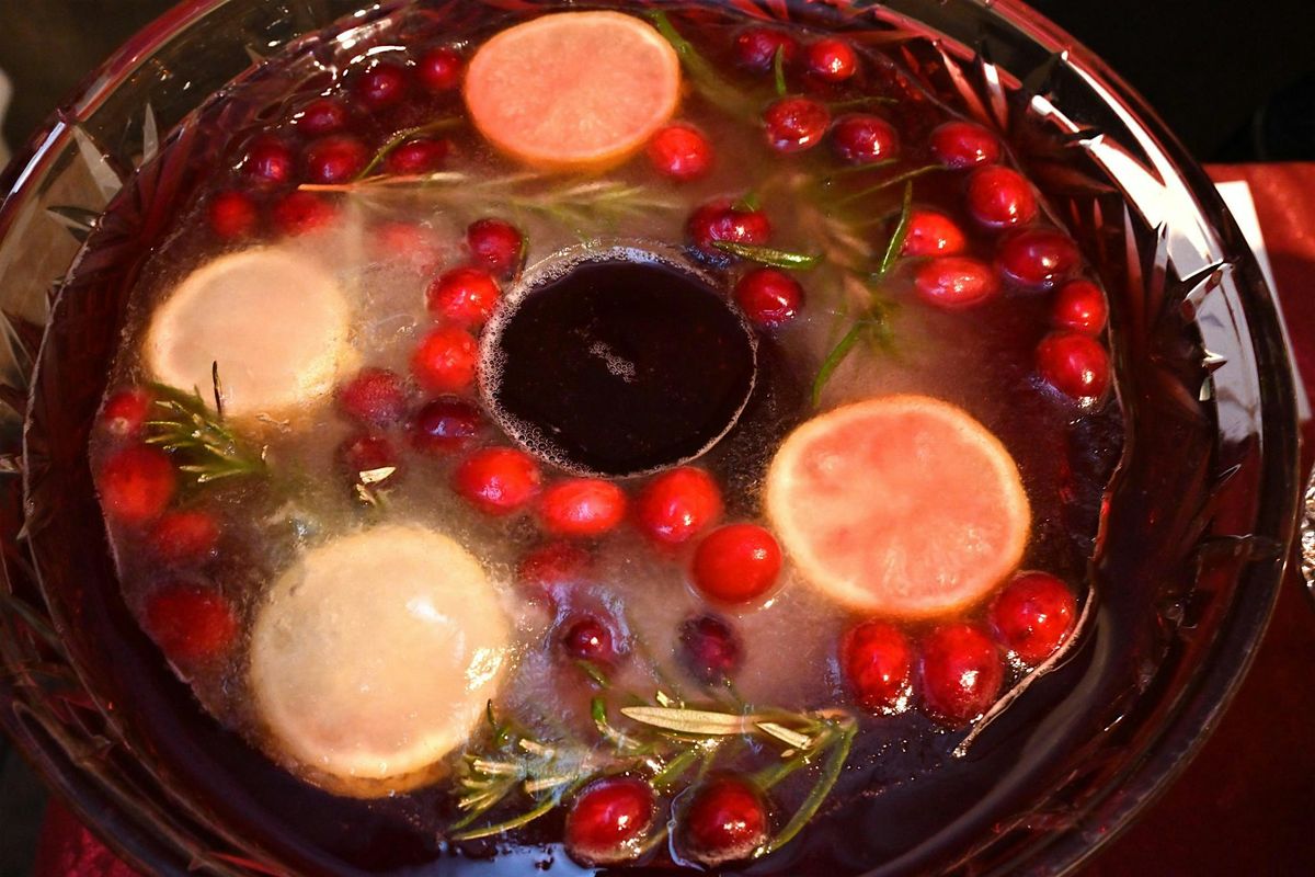 Holiday Party for Members - Enjoy Music, Punch, & Good Cheer on December 7!, 7 December | Event in Newburyport