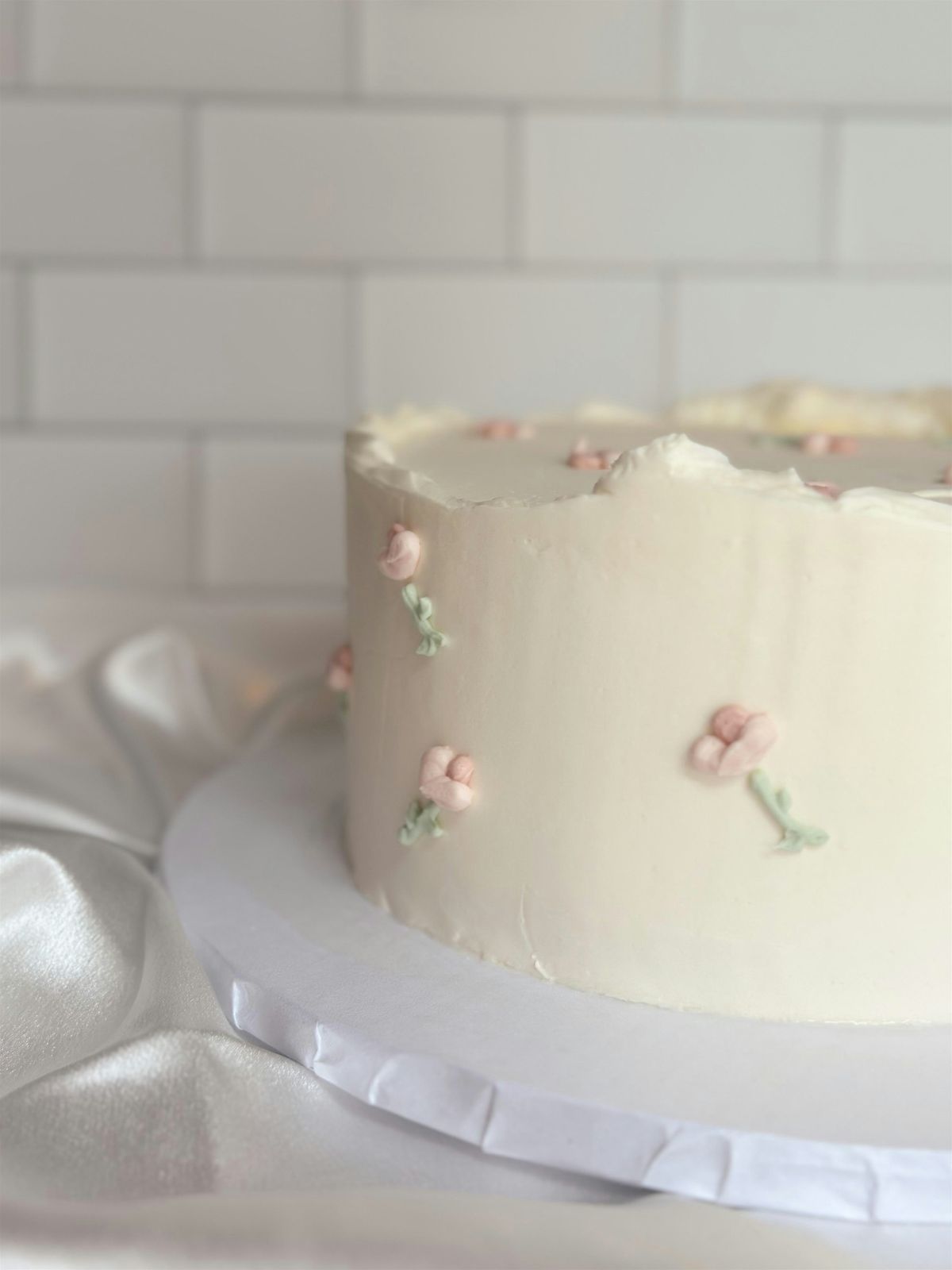 Bubbles and Buttercream ATX: Cake Decorating Class with Mimosas in Leander, 21 September | Event in Leander