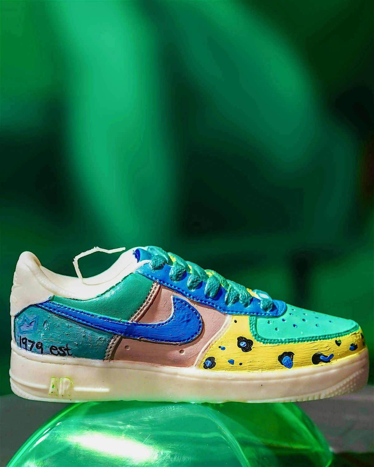 NW Legacy Tees Presents:  Sole n' Sip Candle Painting Experience, 30 November | Event in Seattle | AllEvents