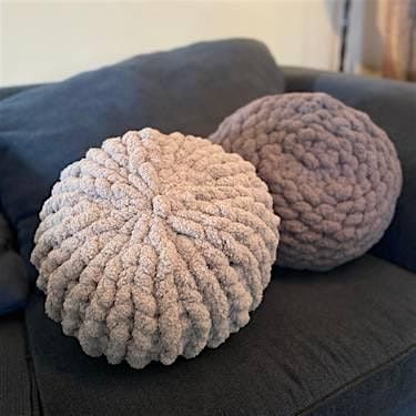 Hand-Knit Pillow Workshop, 22 September | Event in Airdrie | AllEvents