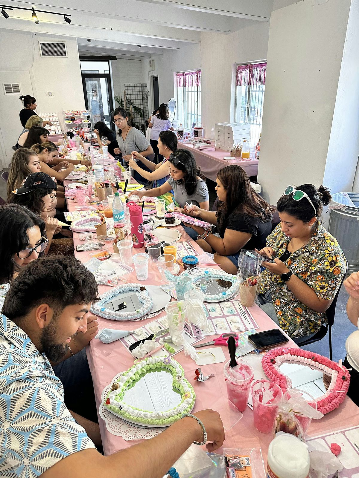 Fake Cake Decorating Session ✨, 24 August | Event in El Paso | AllEvents