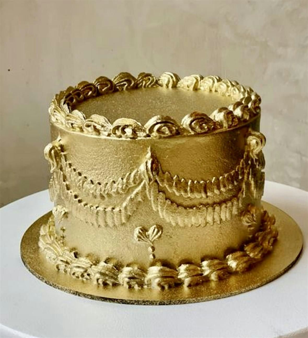 Sharp & Smooth Gold Buttercream Cake Class, 28 December | Event in Fairfax | AllEvents