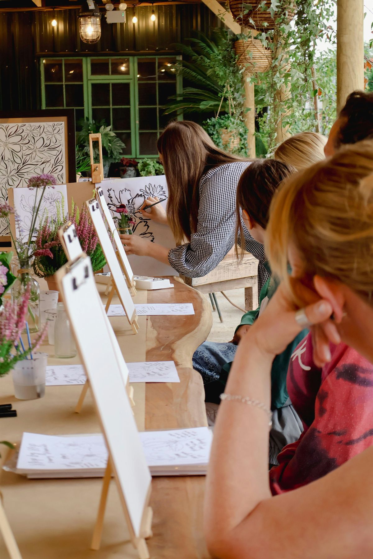 Sip & Sketch with a local artist & FREE glass of fizz (free event) | Event in Wooburn Green | AllEvents