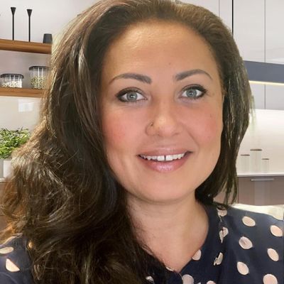 Stephanie Perrault logo