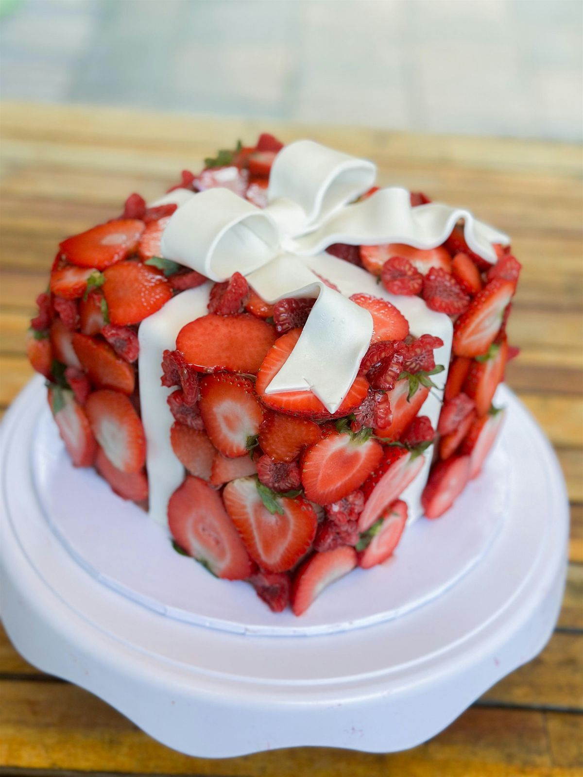 Strawberry Picnic Cake Class at Le Creuset in Conroe, 13 September | Event in Conroe | AllEvents