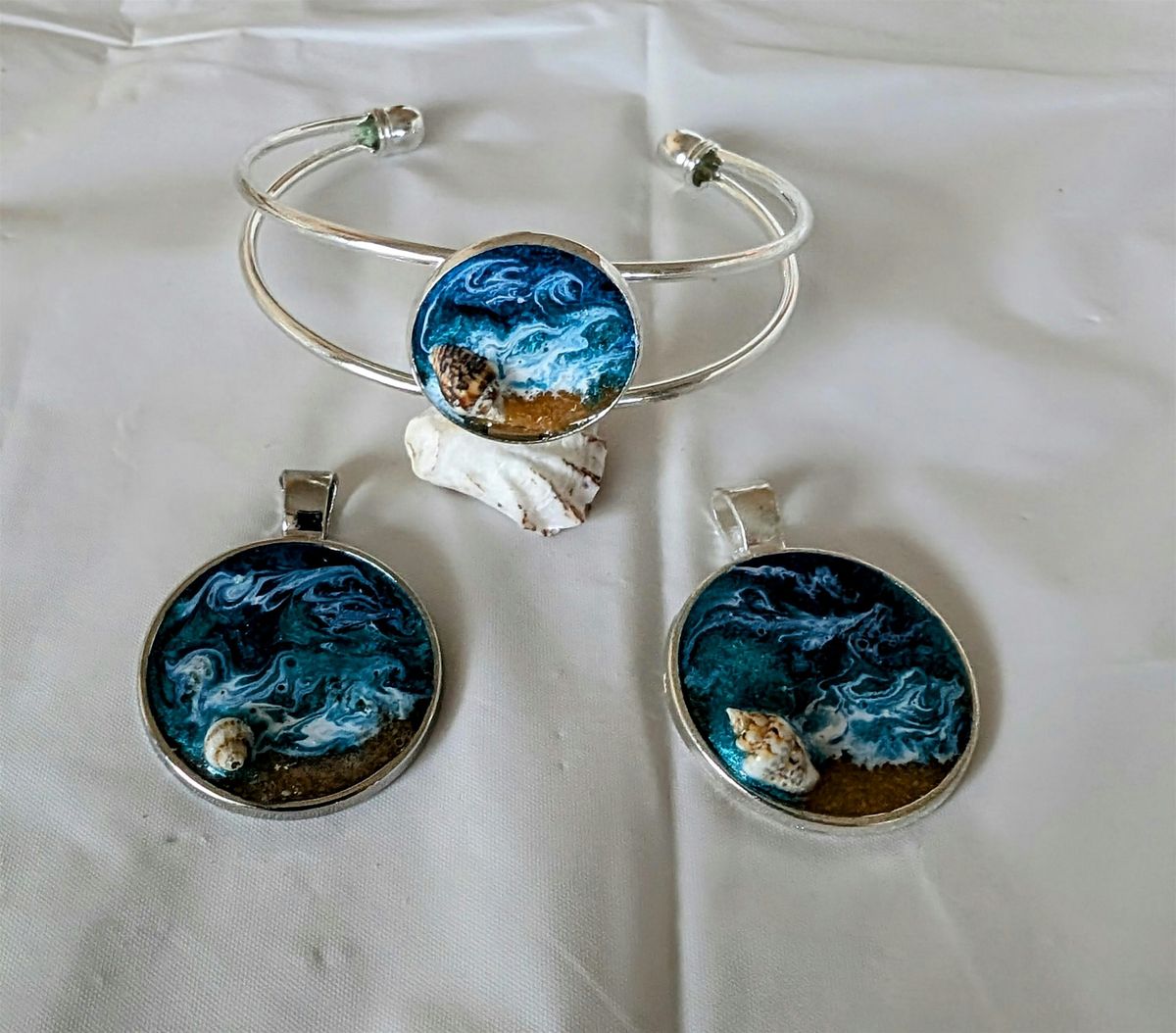'MAKIN' WAVES' JEWELRY CLASS-DUNEDIN FL-ROXIE K BOUTIQUE, 28 October | Event in Dunedin | AllEvents