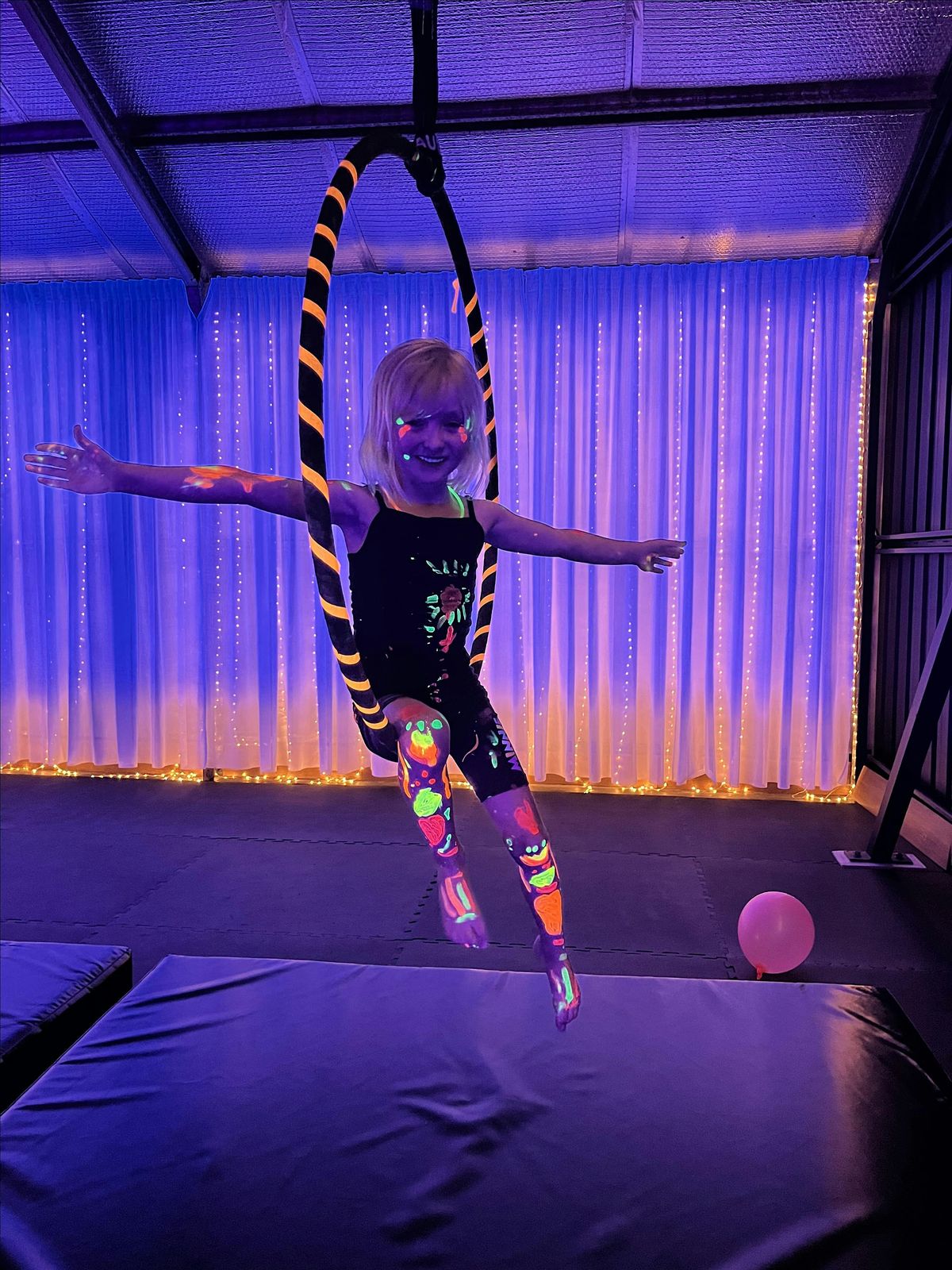 Kid's Aerial GLOW Workshop, 16 August | Event in Moffat Beach | AllEvents