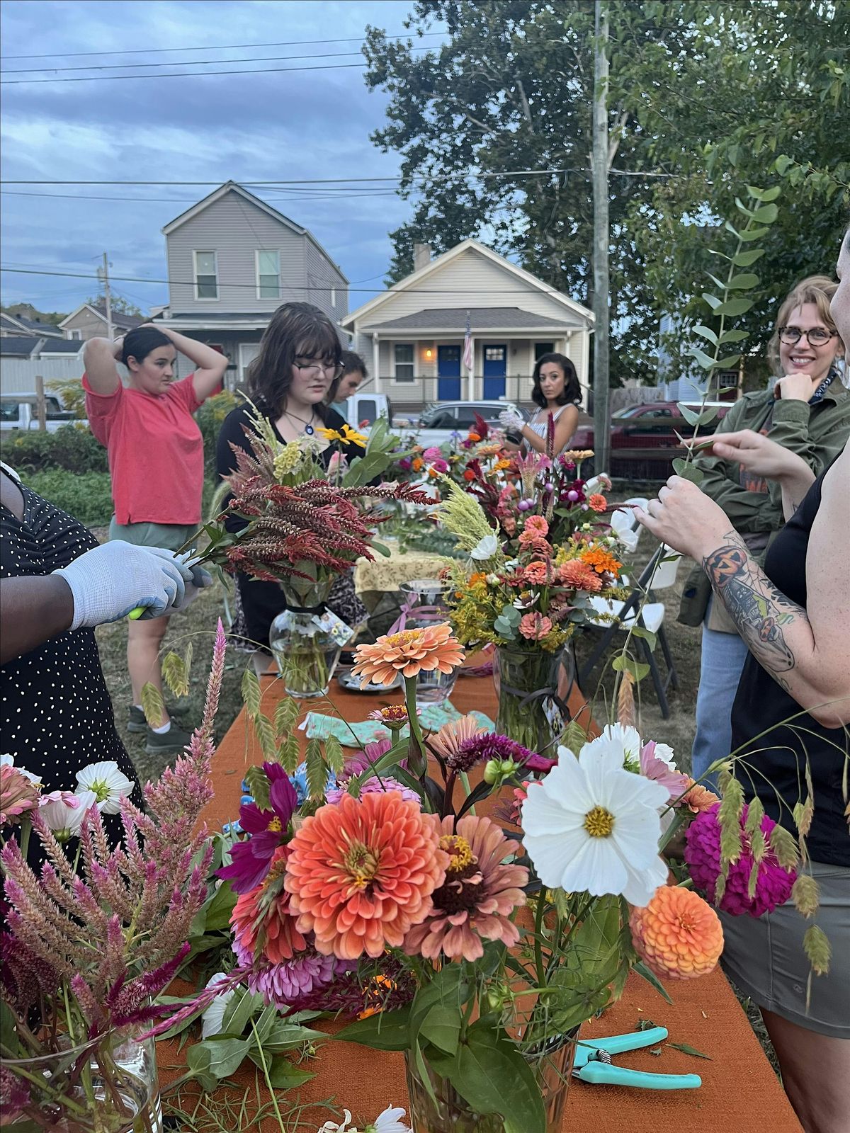 Perfume-Making + U-Pick Flower Arranging Workshop, 31 July | Event in Cincinnati | AllEvents