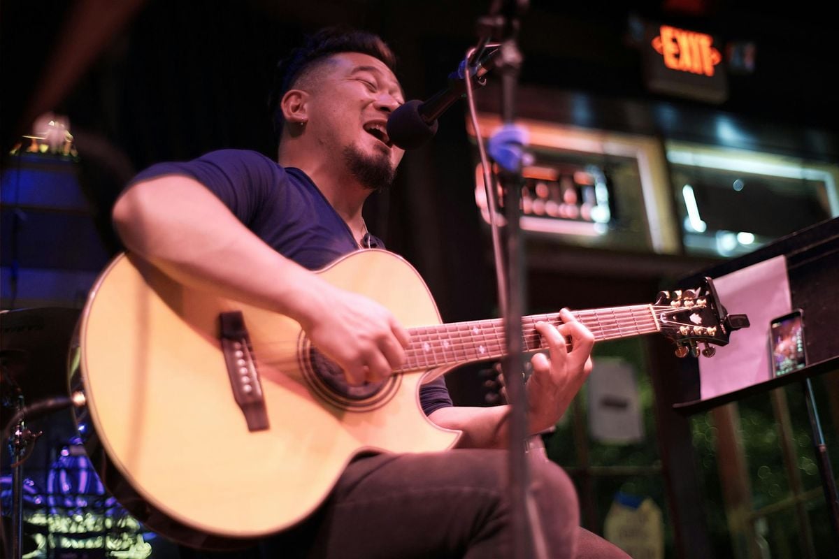 Chris Zonada: Live music Thurs January 8th at La Divina, 8 January | Event in Baton Rouge | AllEvents