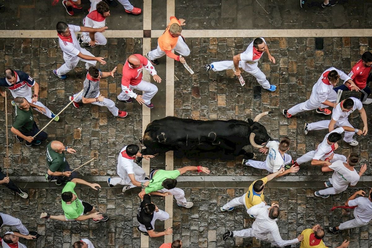 Bullfights San Fermin Pamplona 2025 - Roberto Armendáriz, Lea Vicens & Guillermo Hermoso de Mendoza Tickets, 6 July