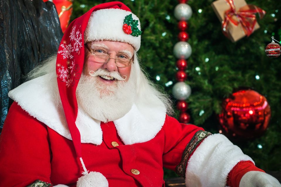 FREE Santa Photos at Cardis Furniture & Mattresses in Swansea!, 1