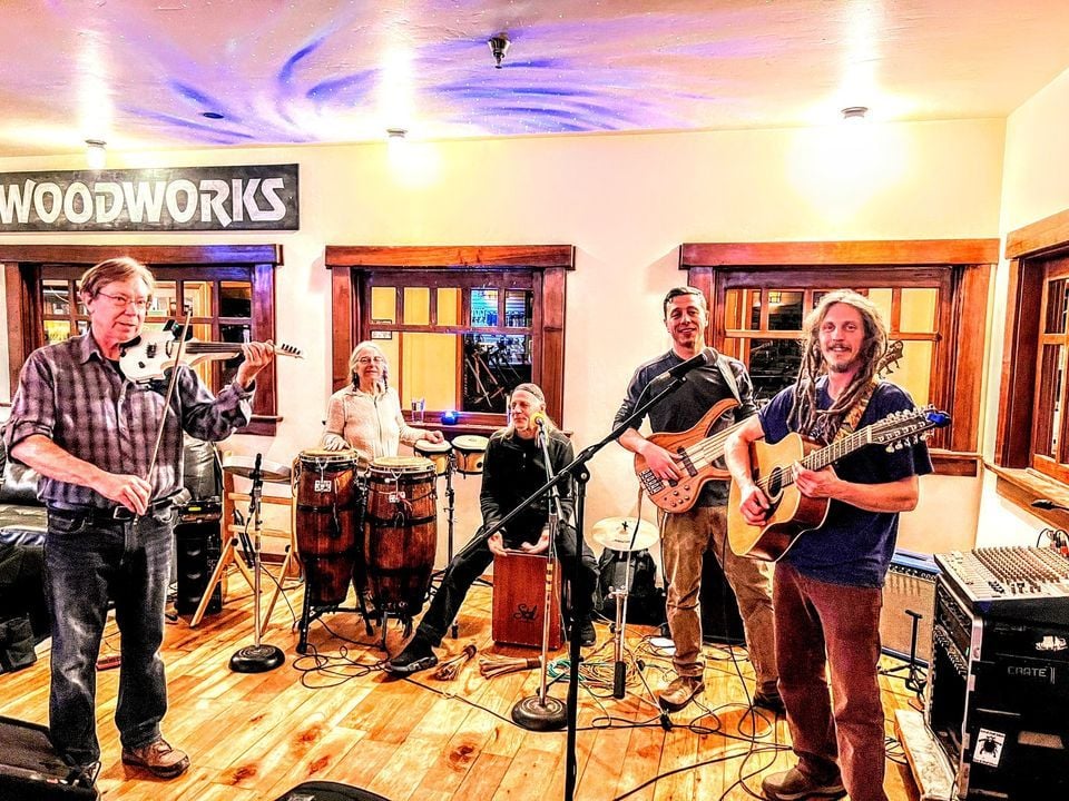 Cosmic Family Band, Shanachie Pub, Willits, September 16 2023 Cosmic Family Band, Shanachie Pub, Willits, September 16 2023