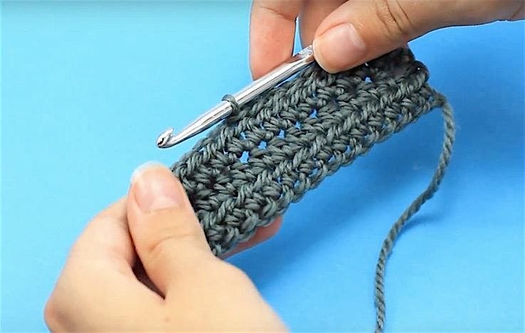 Learn to Crochet in Oak Park: Beginner Cowl Workshop at Dye Hard Yarns! | Event in Oak Park | AllEvents