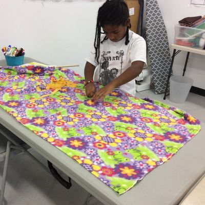 Sew Creative Lounge logo