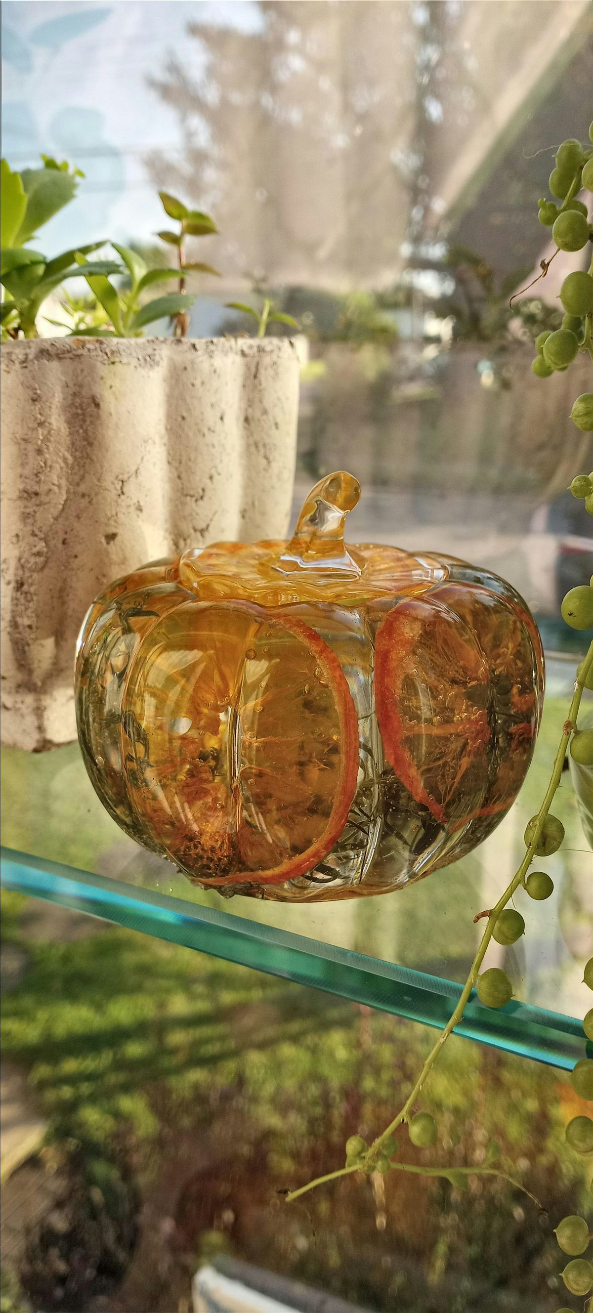 Make a Resin PAW, Mushroom, pumkin jar at the Bloomin Cottage!, 19 September | Event in Phillipsburg | AllEvents