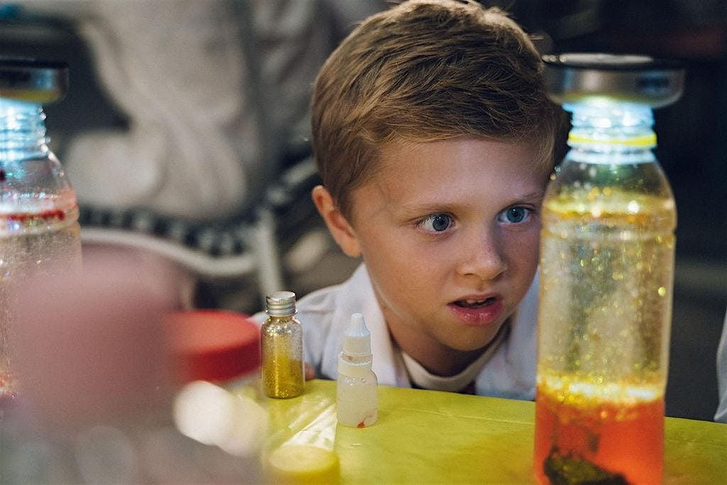 Sbarduno - gweithdy creu Lamp Lafa // Lava Lamp workshop with Sbarduno., 18 February | Event in Porthmadog