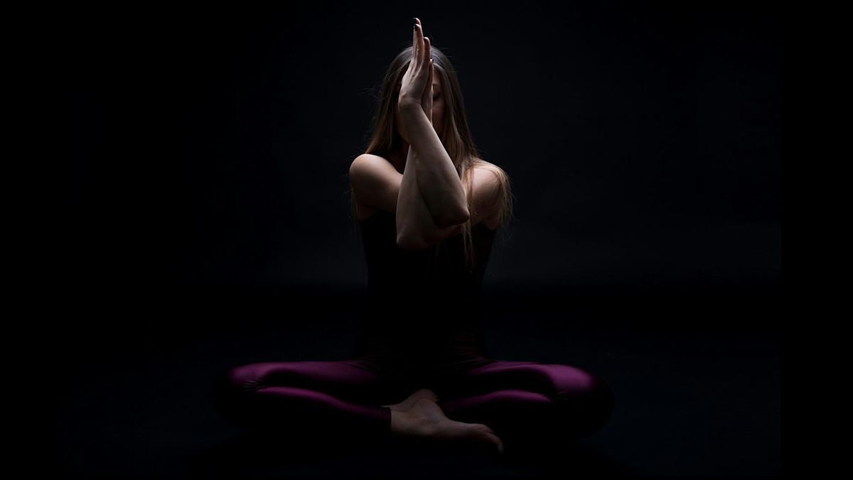 Full-Body Grounding Somatic Experiencing in the Dark (Warm), 24 October | Event in Fort Saskatchewan | AllEvents