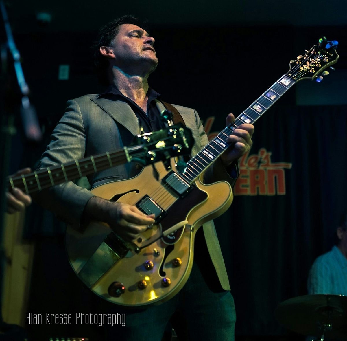 Golden Hour Featuring Johnny Burgin, 25 July | Event in Chicago | AllEvents