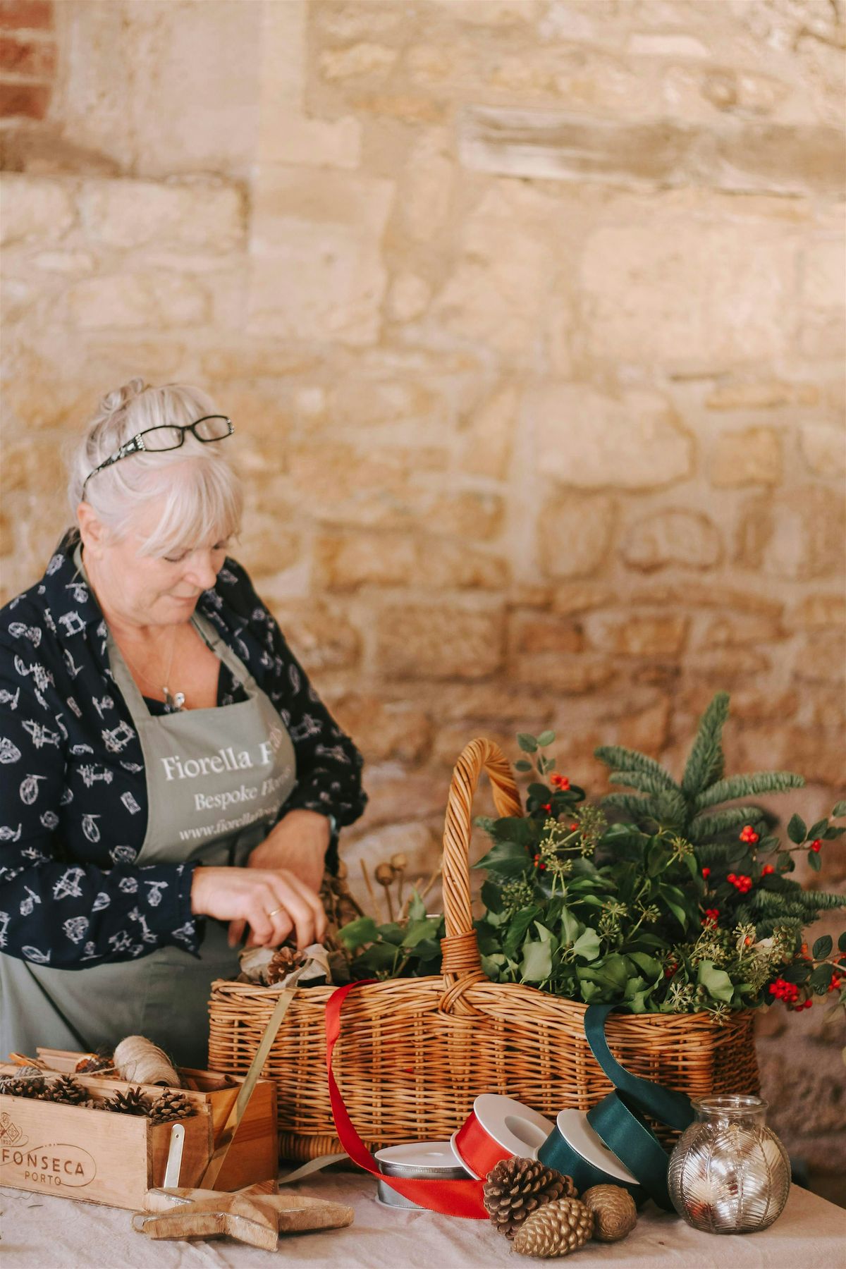 Luxury Christmas Wreath Making Workshop, 5 December | Event in Stroud | AllEvents
