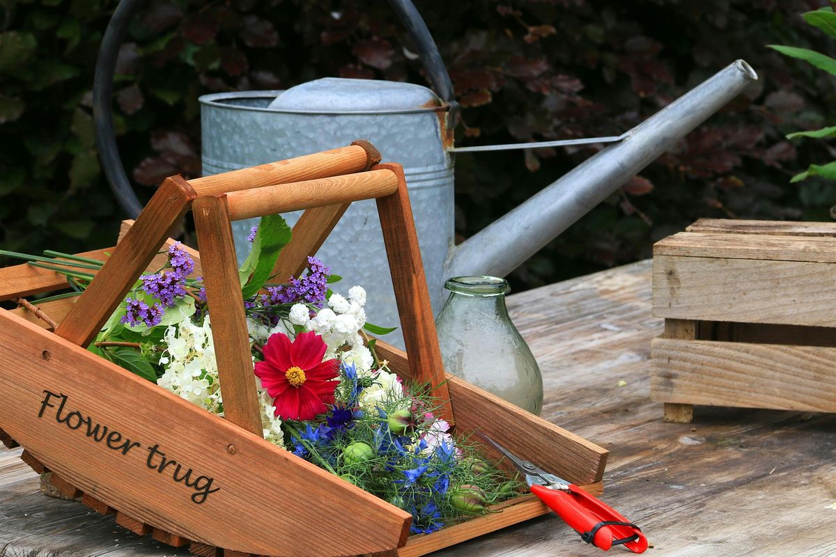 Home grown cut flowers – fresh flowers undone with Julia & Jacky, 2 May | Event in Preston Bissett | AllEvents