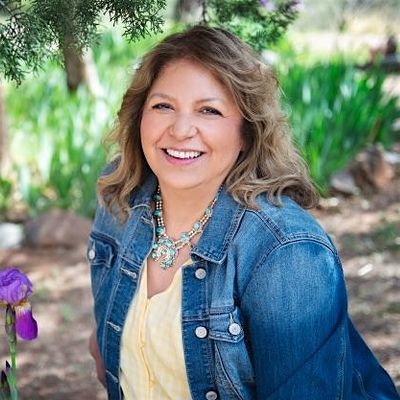 Maria Guimaraes logo