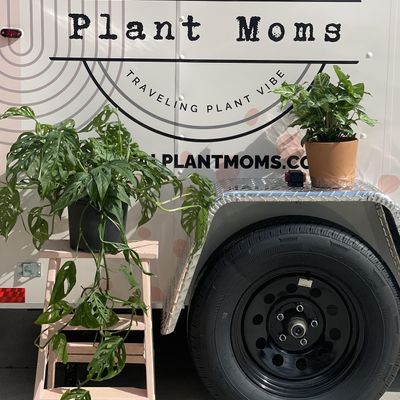 The Real Plant Moms logo