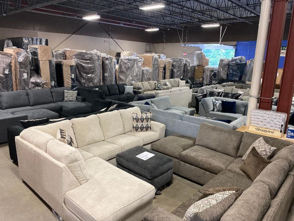 BoxDrop Mattress & Furniture Truckload Clear out! Saturday & Sunday
