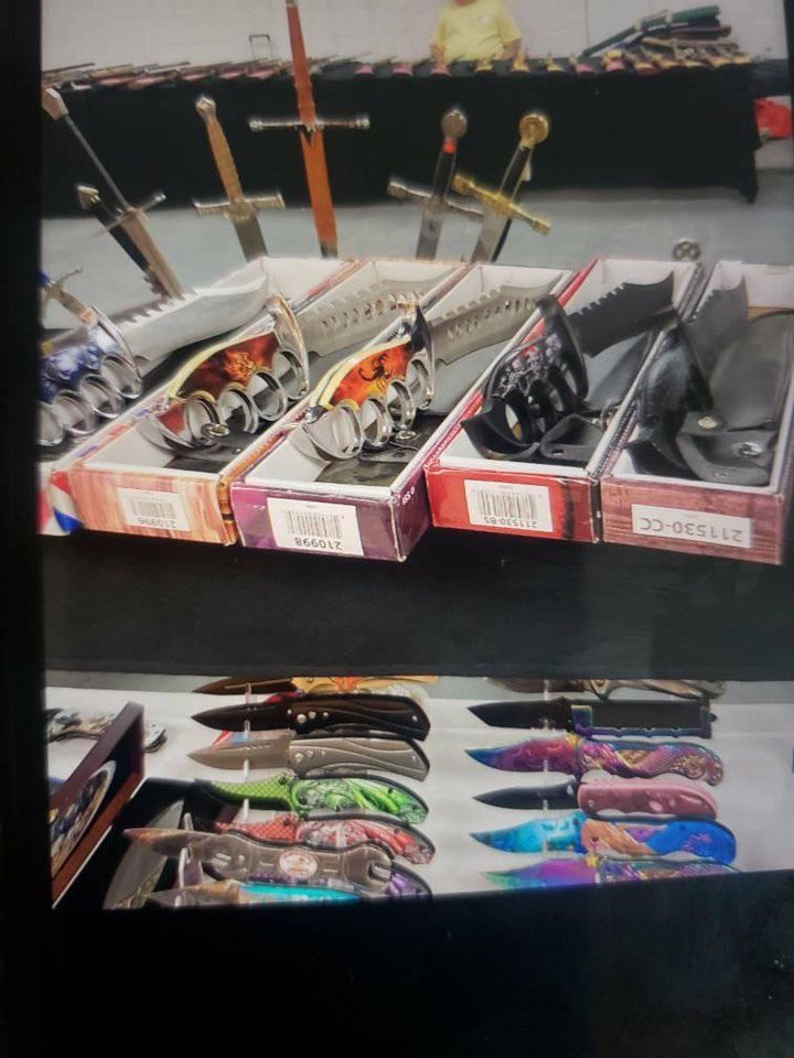 Gun & Knife show , Grand Rapids, Michigan, December 3 to December 4