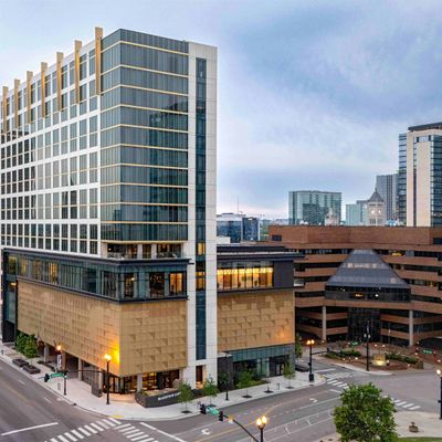 Tempo by Hilton Nashville Downtown logo