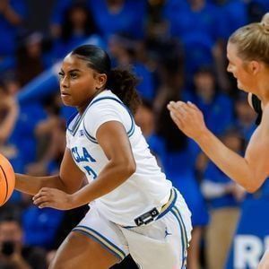 Parking UCLA Bruins at Illinois Fighting Illini Womens Basketball