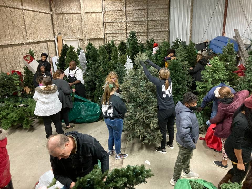 Christmas Tree Giveaway !, November 26 to December 9 Online Event