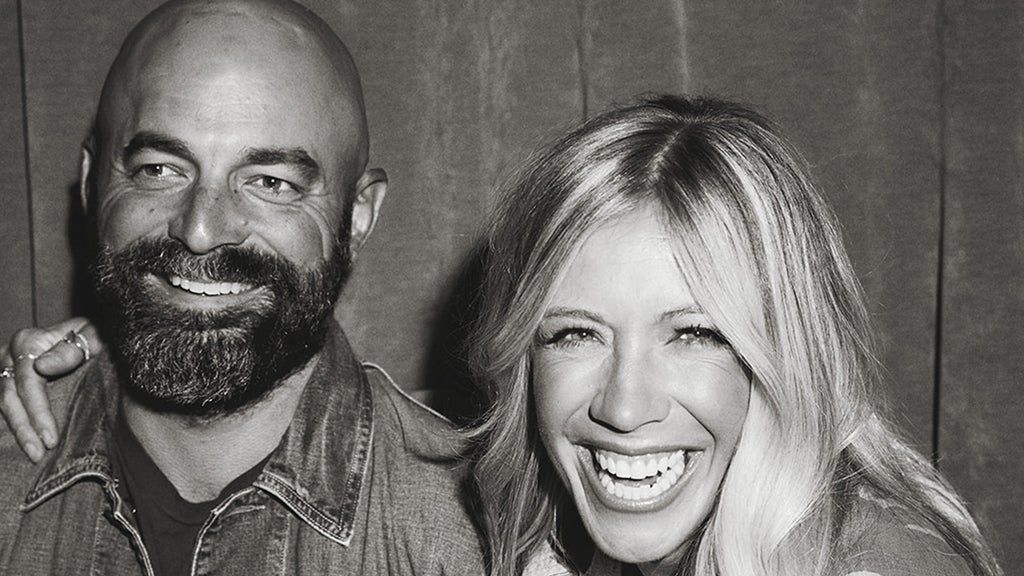 Drew and Ellie Holcomb - Never Gonna Let You Go Tour, 25 April | Event in Boise | AllEvents