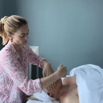 Story Gourley aka UrSkinBestie logo