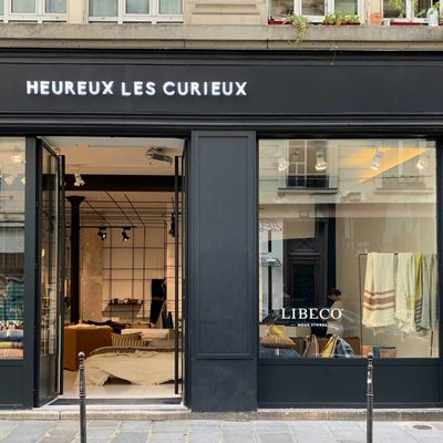 HEUREUX LES CURIEUX