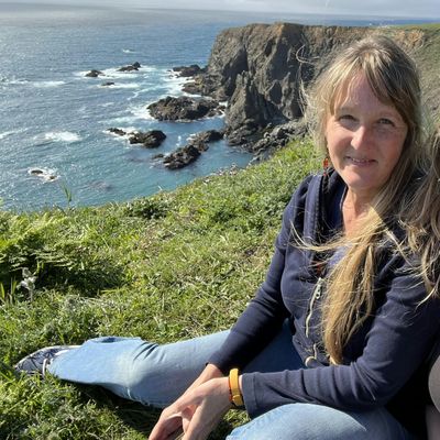 Jeanine Pfeiffer logo