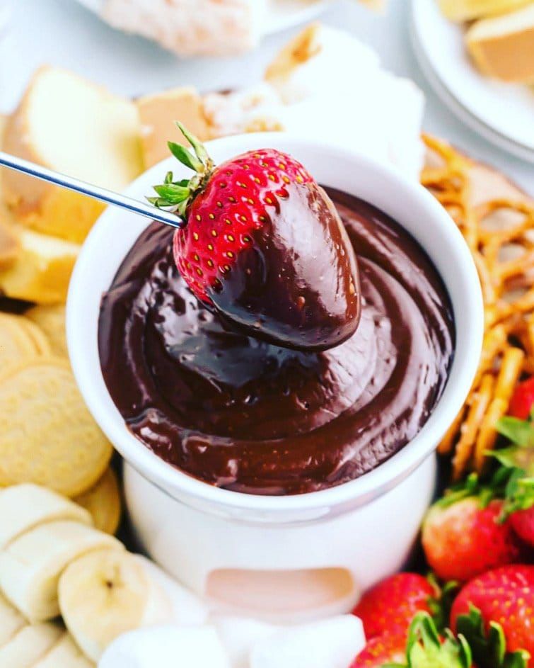 CHOCOLATE FONDUE WITH THE VILLAGE CHEESE SHOP AT SANNINO VINEYARD