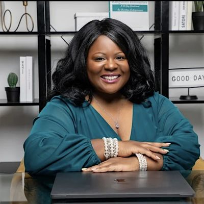 Dr. Sylvie Saintus logo