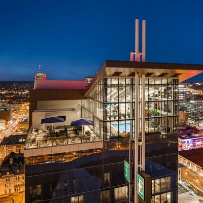 Embassy Suites Nashville Downtown logo
