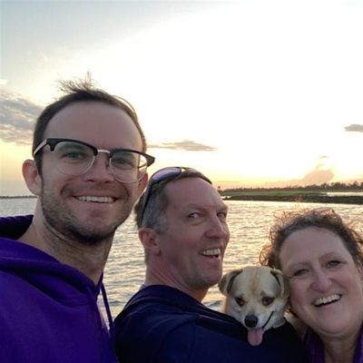 Aliza (ah-LEE-zah) The Craft Lady logo