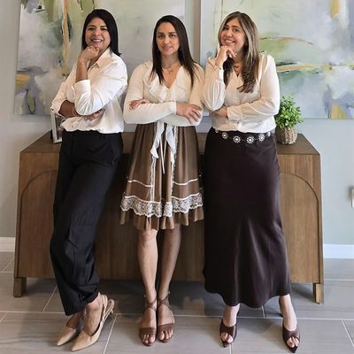 Ximena Moscoso, Annelis Leon, Eliana Torres logo