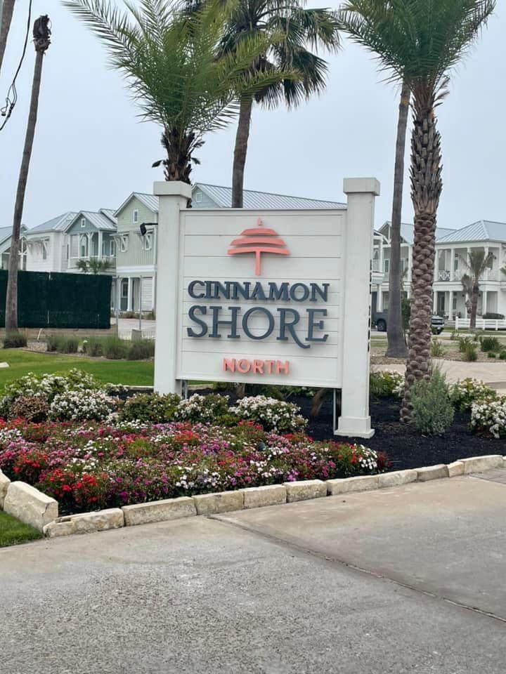 The Jam Band Cinnamon Shore, Cinnamon Shore, Port Aransas, 28 May