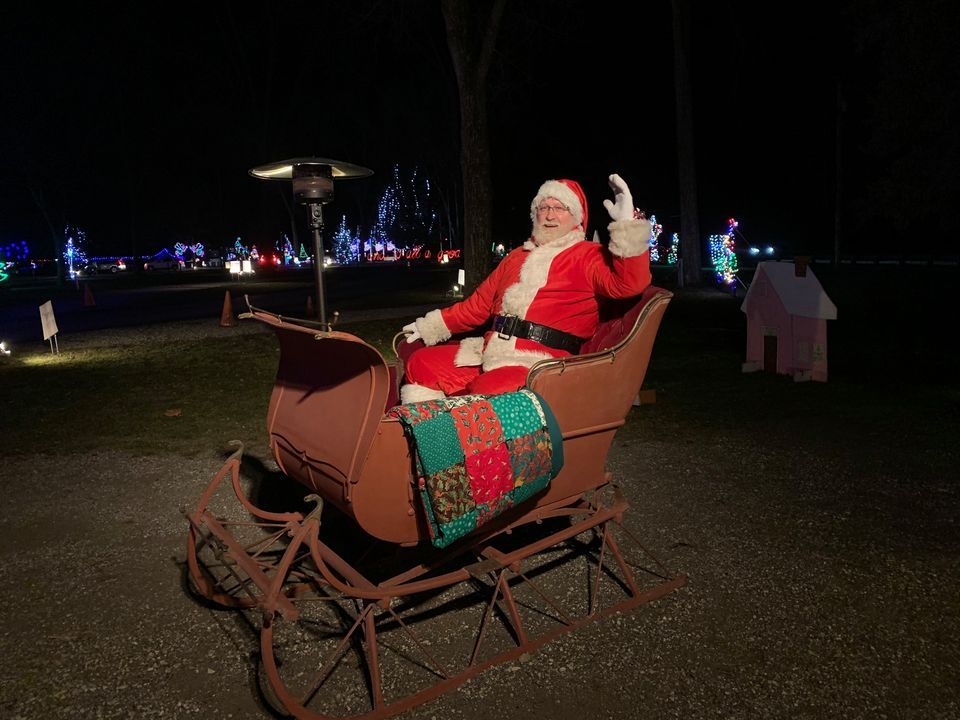 Santas Last Visit to Holiday Lights, Pulpit Rock Campground, Spillville