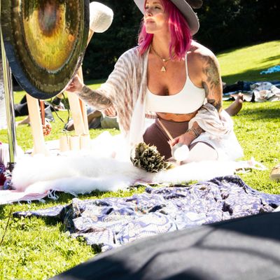 @alisse_flows ( Alisse Galde) logo