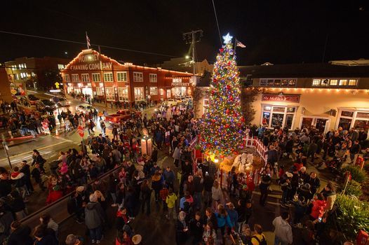 Monterey At Christmas 2021 6bijsluszh54qm Monterey At Christmas 2021 6bijsluszh54qm