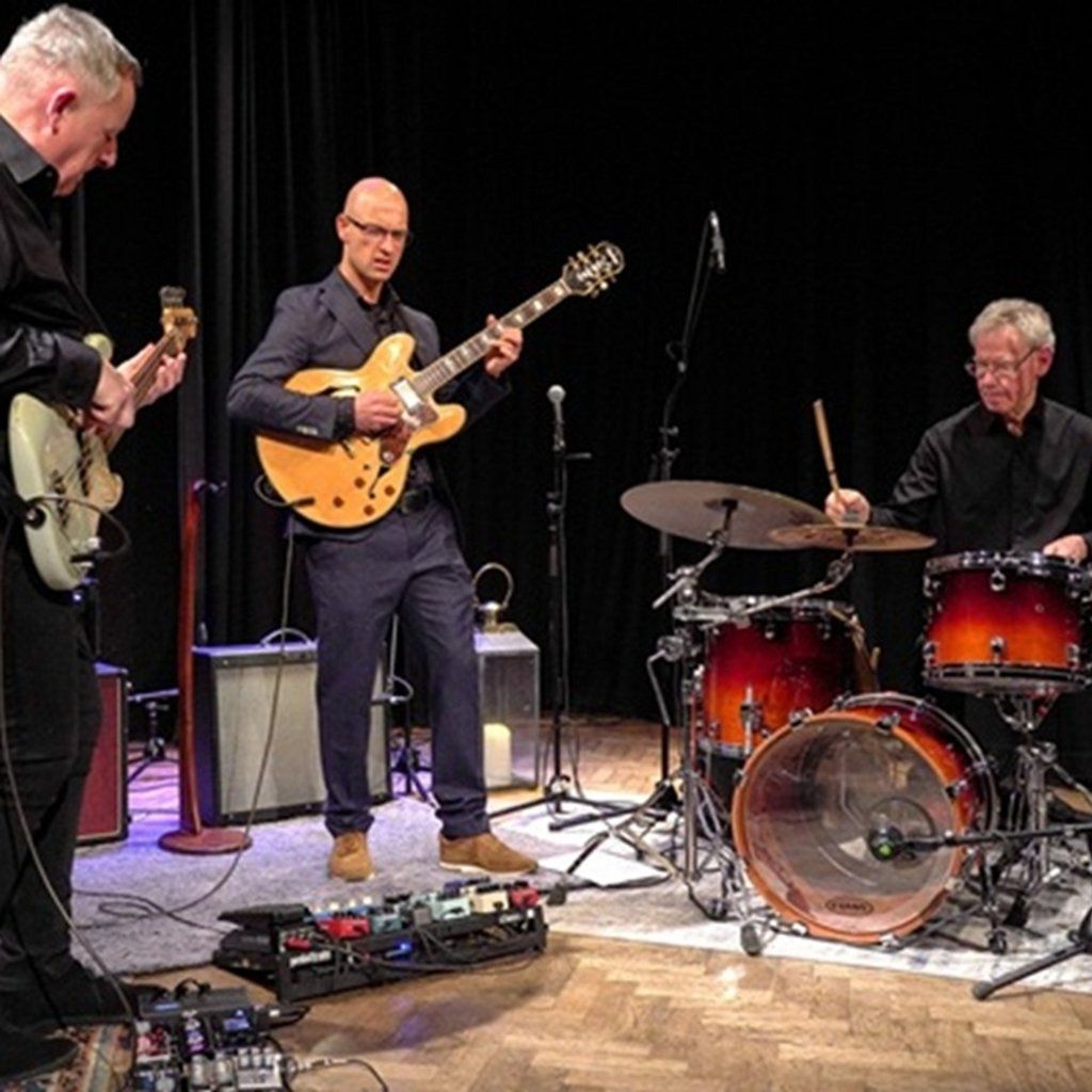 Pete Roth Trio, feat; Bill Bruford, 18 January | Event in Bristol | AllEvents