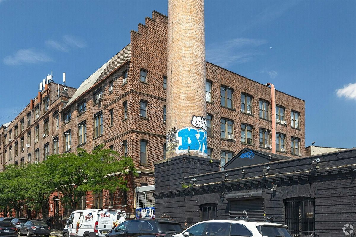 Bourbon Old Fashioned Holiday Market and Tasting Event in Williamsburg., 5 December | Event in Brooklyn | AllEvents