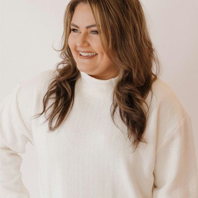 Deanna McKelvey logo