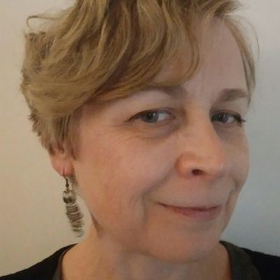 Deborah de Lloyd logo