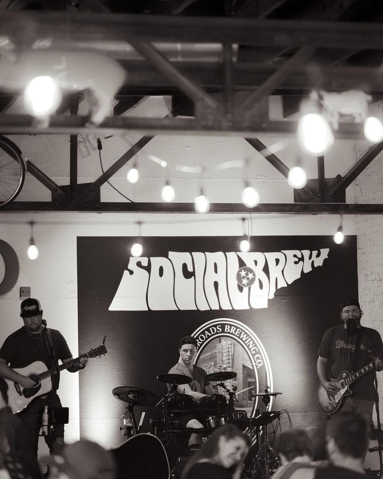 Live On Stage Lilly Pad Hopyard Brewery, Lilly Pad Hopyard Brewery