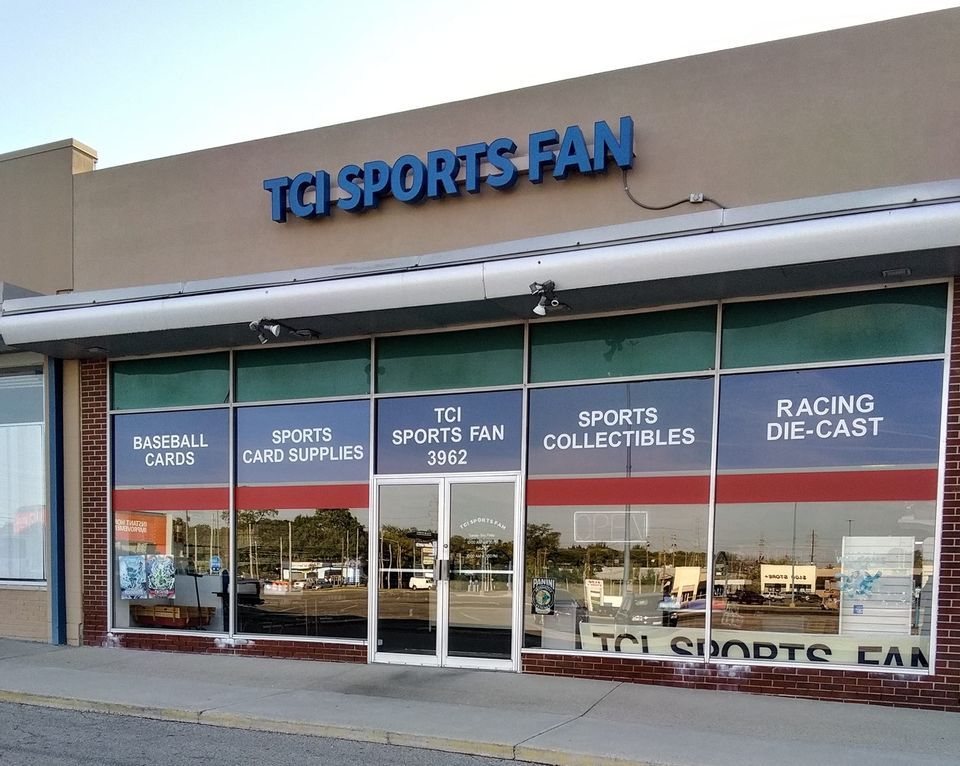 Card Show inside Store, TCI Sports Fan, Dayton, 18 November 2023